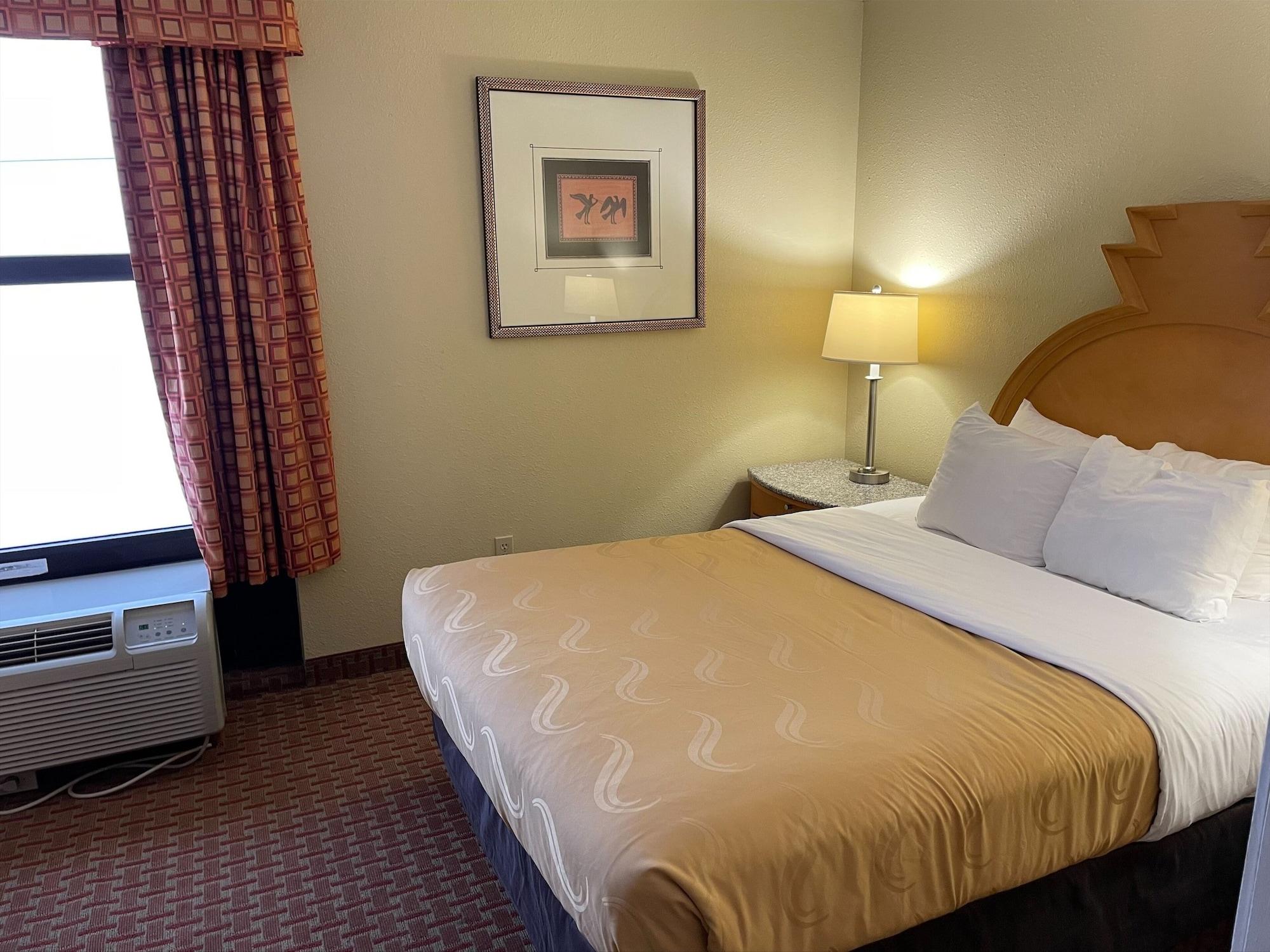 Quality Inn & Suites Greenfield I-70 Exteriér fotografie