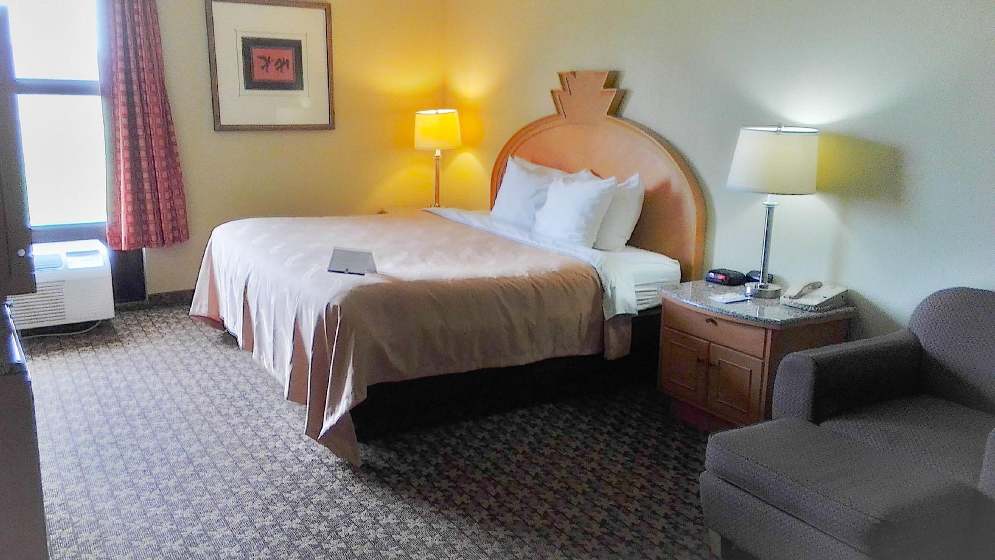 Quality Inn & Suites Greenfield I-70 Exteriér fotografie