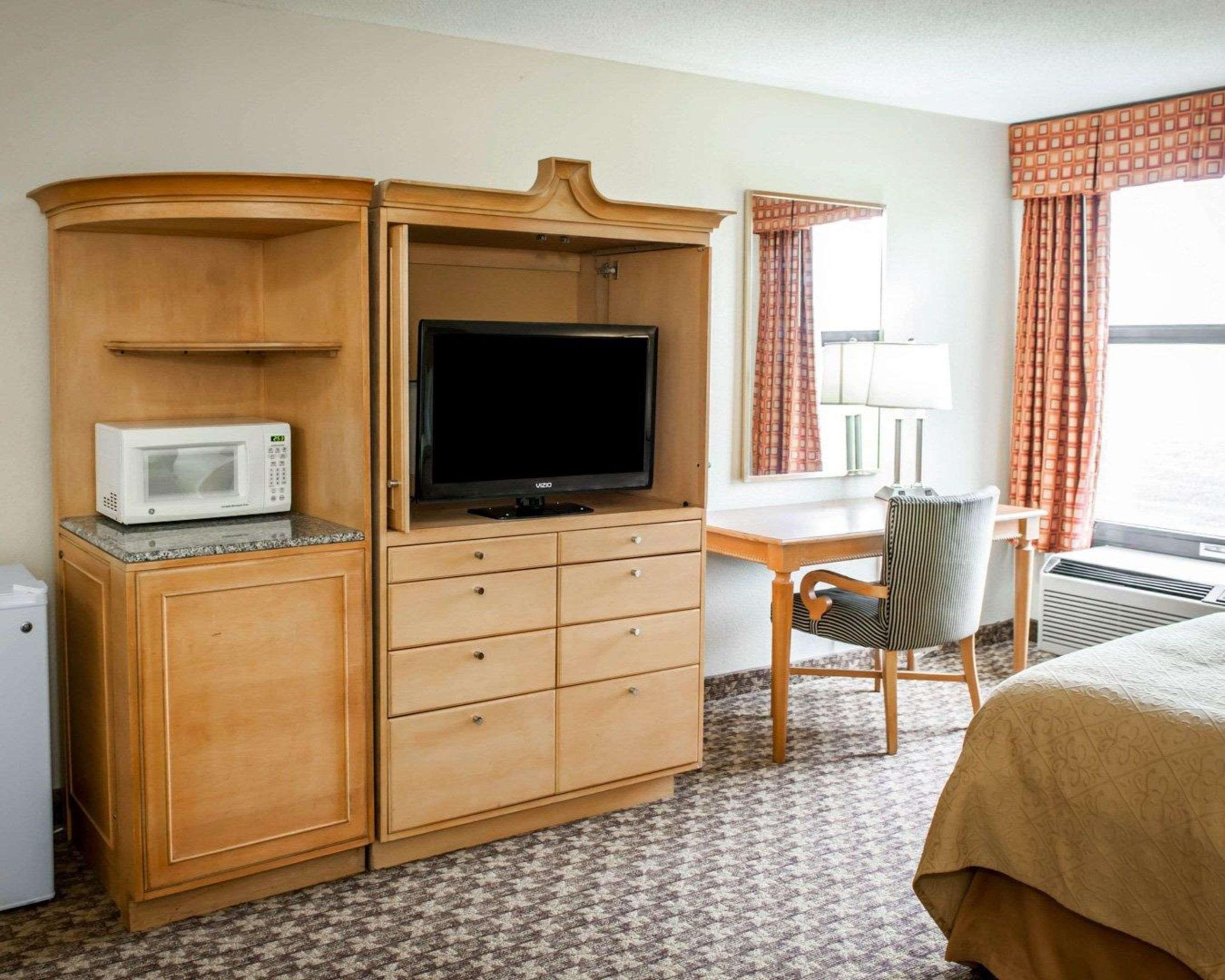 Quality Inn & Suites Greenfield I-70 Exteriér fotografie