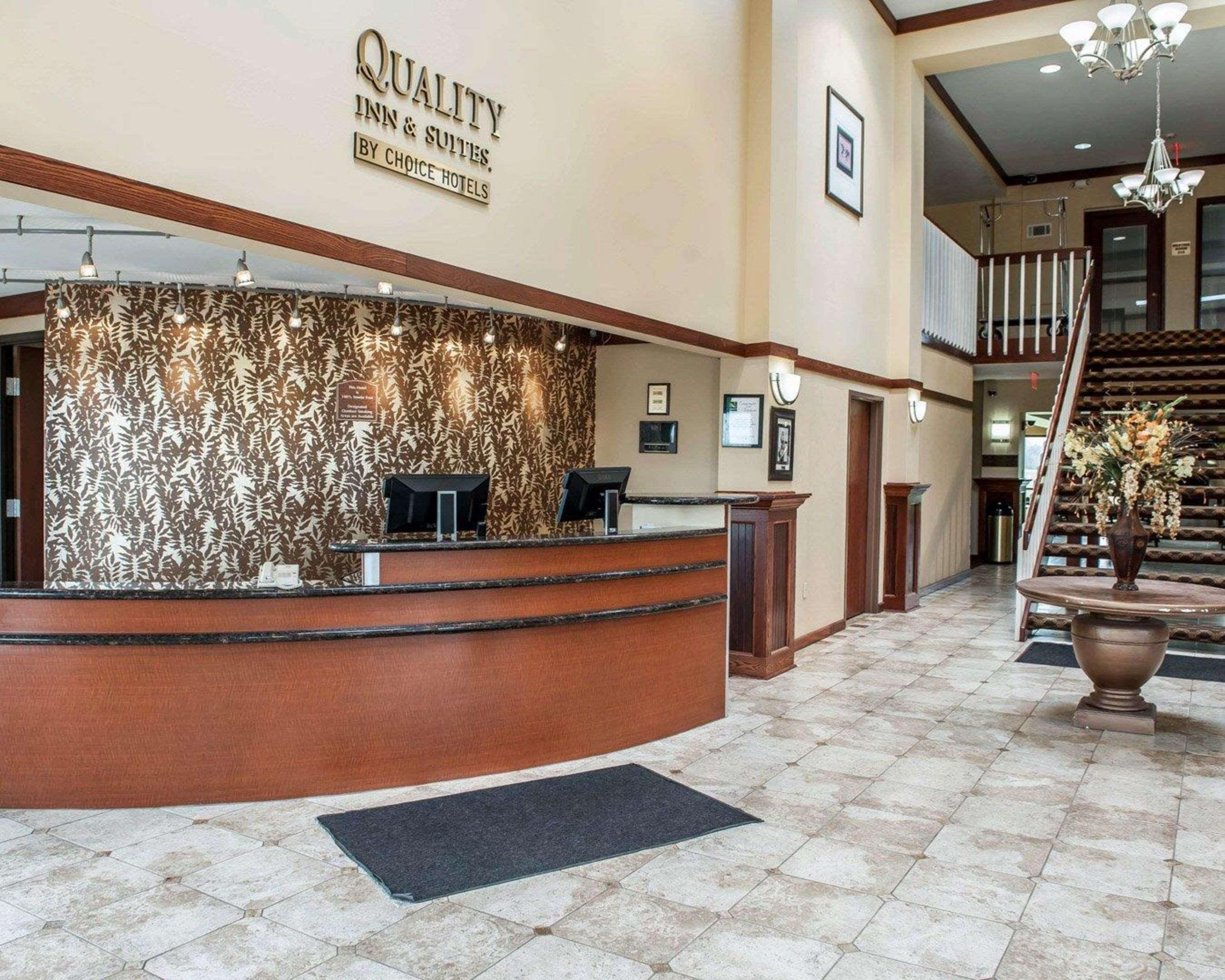 Quality Inn & Suites Greenfield I-70 Exteriér fotografie