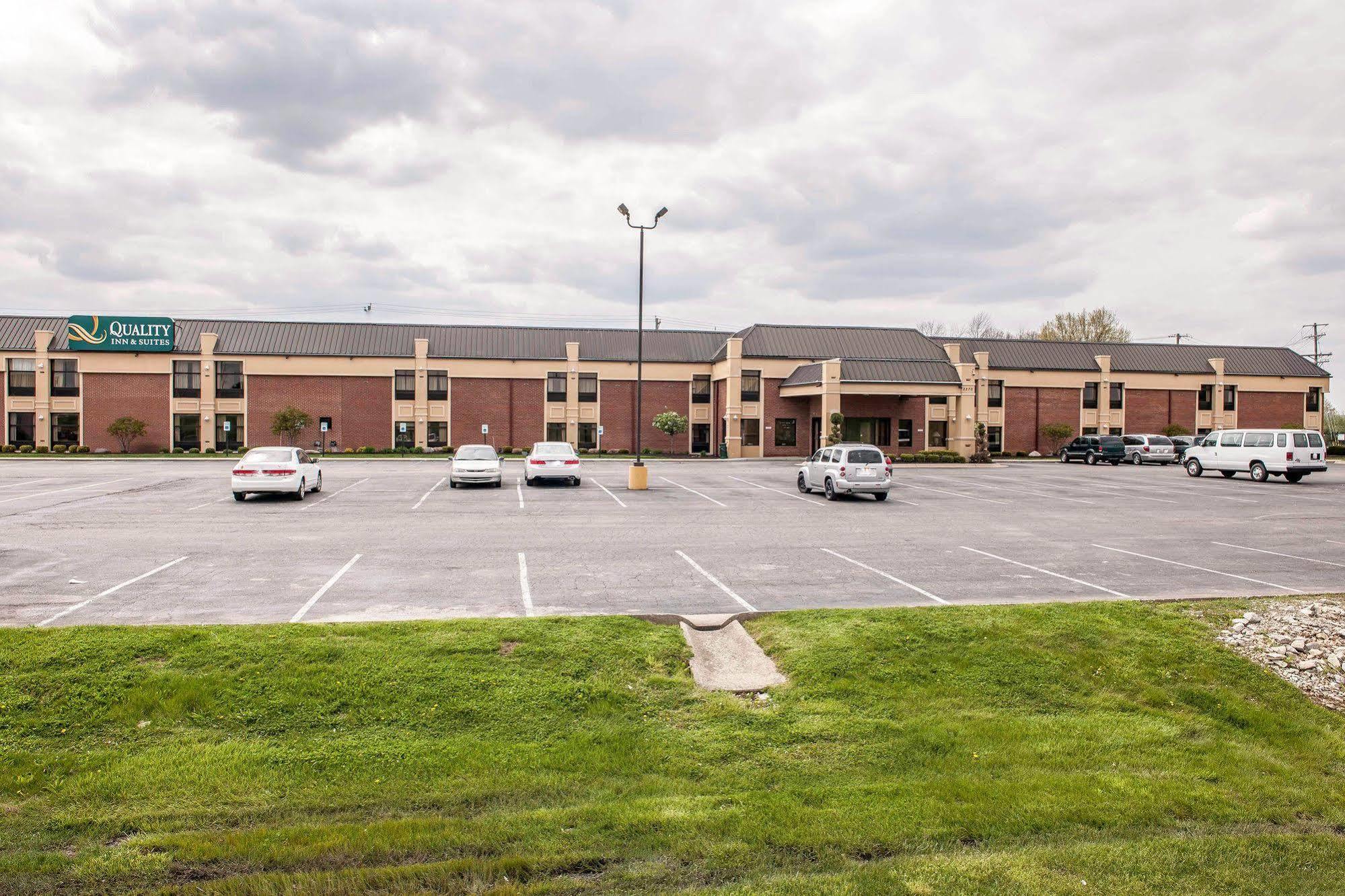 Quality Inn & Suites Greenfield I-70 Exteriér fotografie